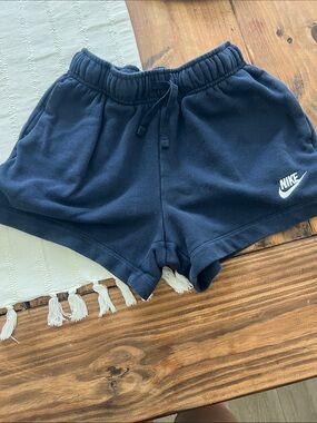 Nike Women’s Navy Blue Athletic Fleece Shorts-XS